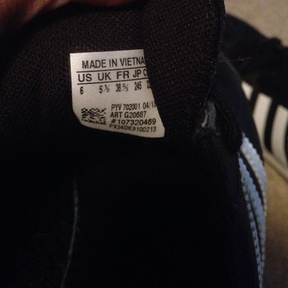 Adidas - Picture 3 of 3