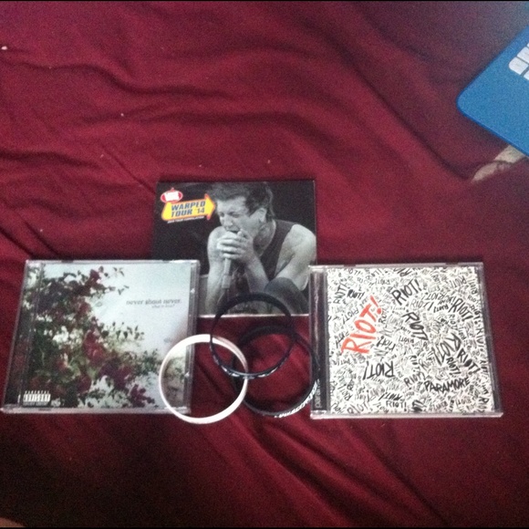 Band/music bundle