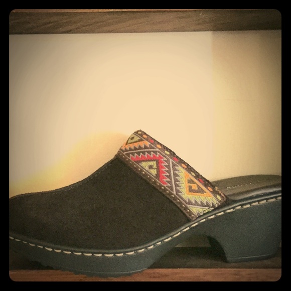 Eastland Aztec Design Suede Mule