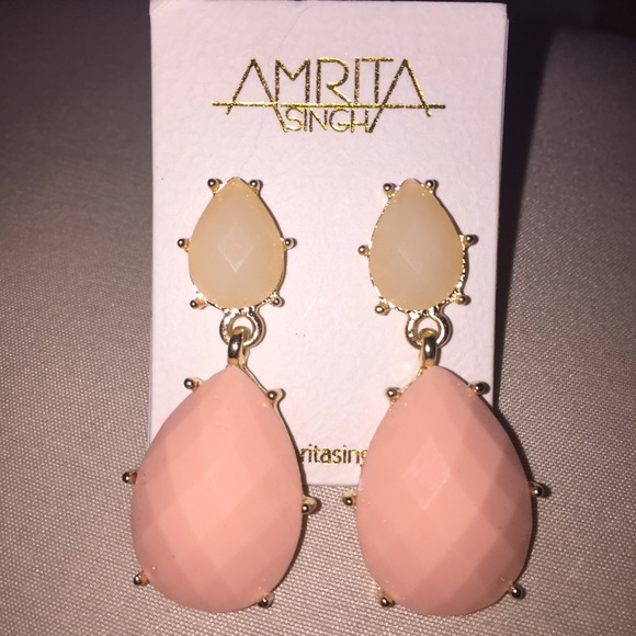 Brand new Amrita Singh pink & nude earrings