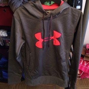 SALE TIL MIDNIGHT 💕 NWOT Gray Under Armour hoodie