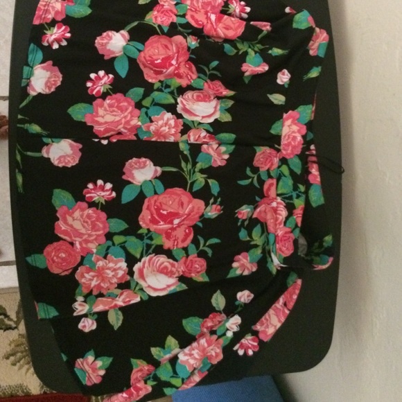 Wet seal floral skater skirt!