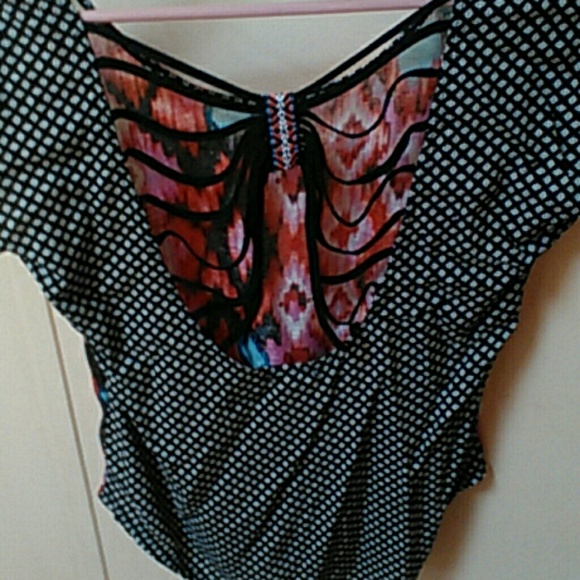 Top - Picture 2 of 2
