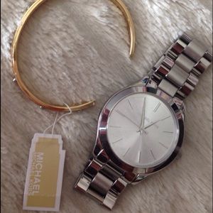 Michael kors watch and bracelet⌚️