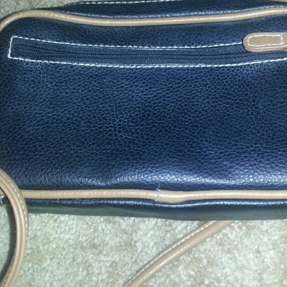 M black and tan  crossbody bag - Picture 3 of 3