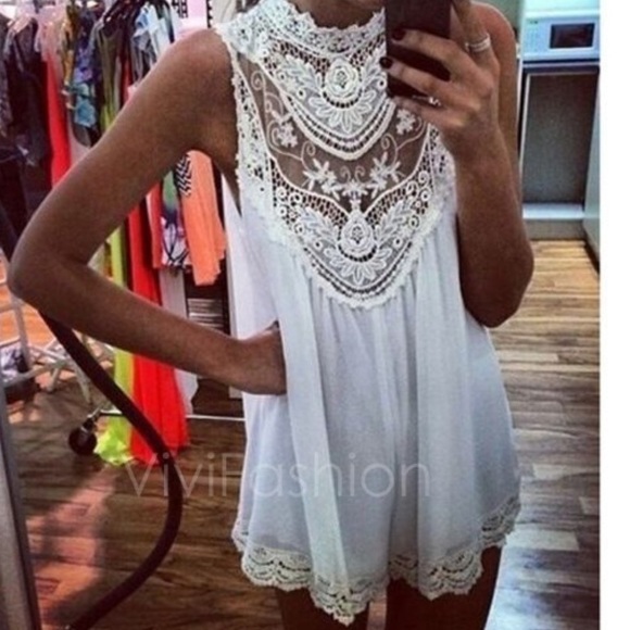 Tops - NEW LISTING💝💝💝LACEY CROCHET WHITE TOP