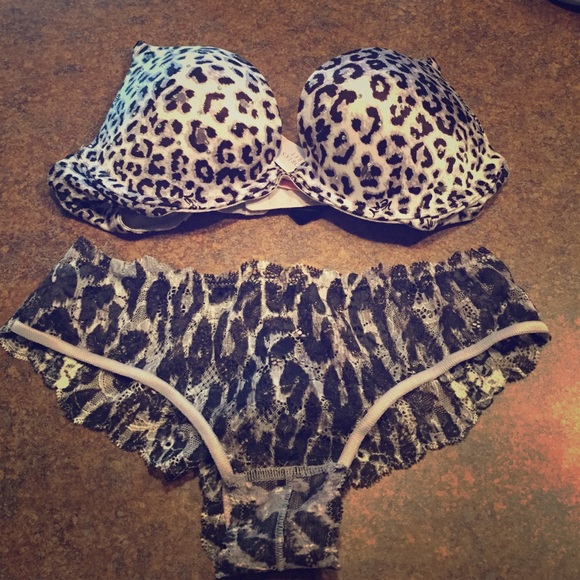 Victoria's Secret 34B Very Sexy Push Up Set