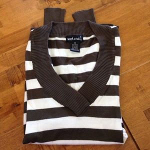 ✨Forest Green & Cream Striped Sweater✨