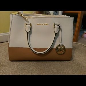 Michael kors purse
