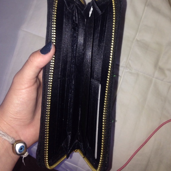 Wallet - Picture 3 of 4