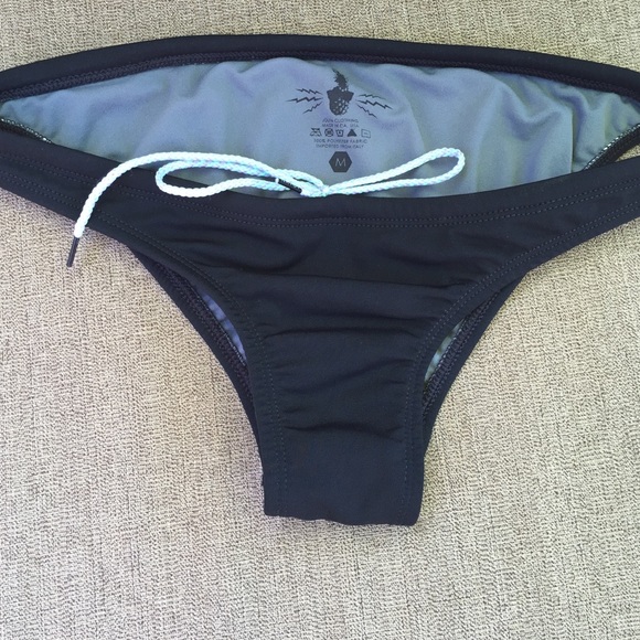 Jolyn black bottom