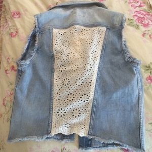 Cut off vest with lace back