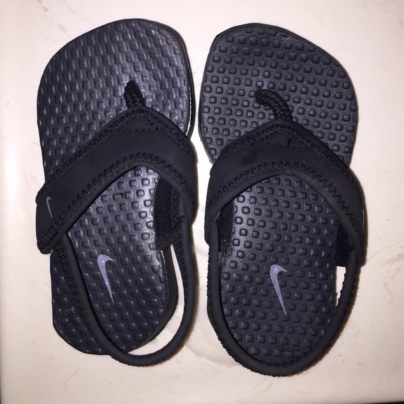 ๐ซSOLD๐ซ Toddlers NIKE Sandals 6c ๐ฆ๐ป - Picture 2 of 4