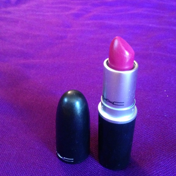 Mac Satin Lipstick in "Hollywood Cerise"