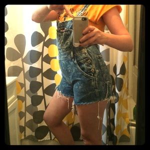 Vintage overall shorts-Urban outfitters