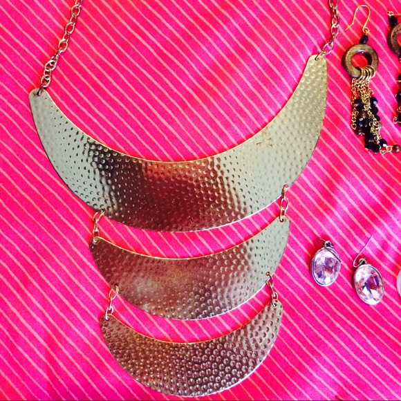 Jewelry - Picture 2 of 4