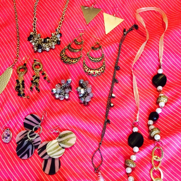 Jewelry - Picture 3 of 4