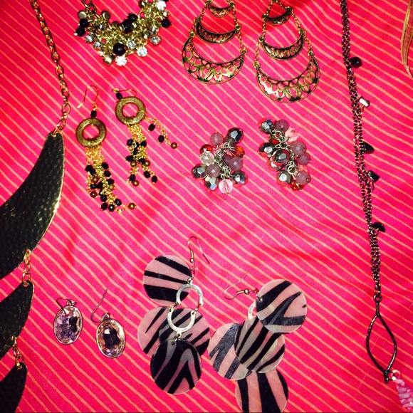 Jewelry - Picture 4 of 4