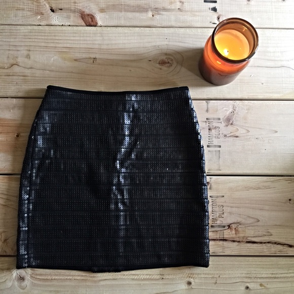 Express Dresses & Skirts - Express sequined mini skirt.