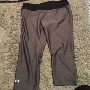 Under armour fitted capri pants