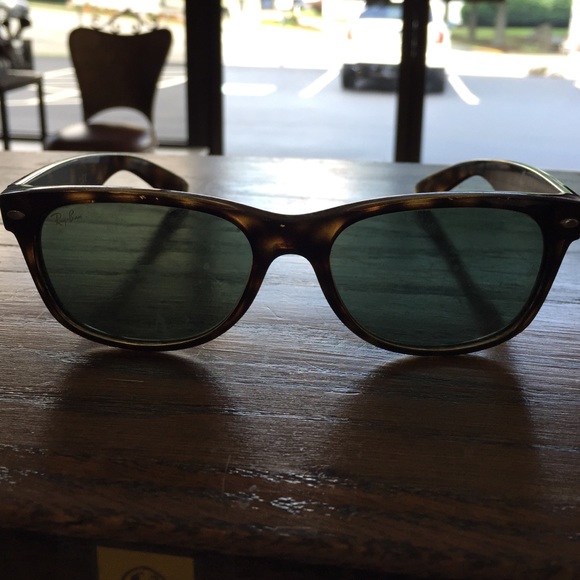 Ray ban sun glasses