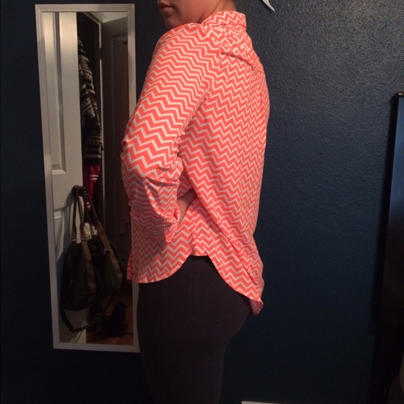 American Eagle chevron print top