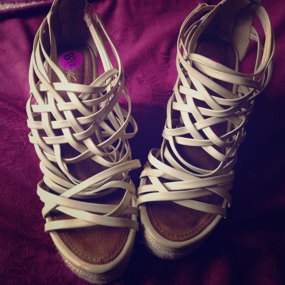 Never worn wedges PERFECT CONDITION