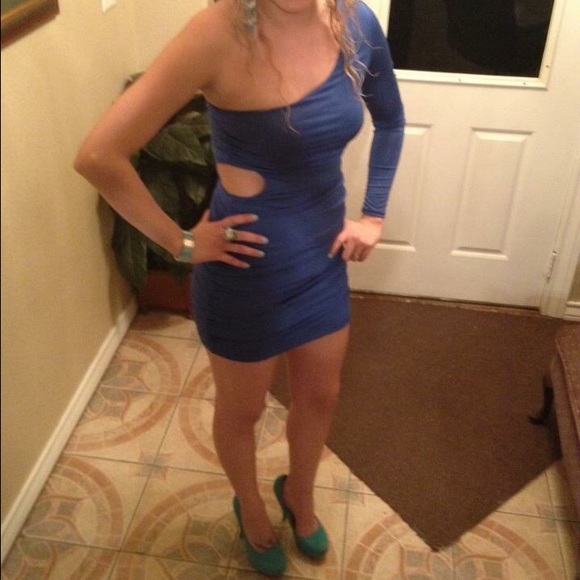 Blue Party Dress 💙😍 - Picture 3 of 3