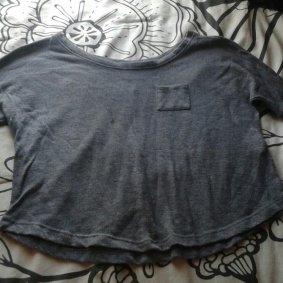 Grey cropped top