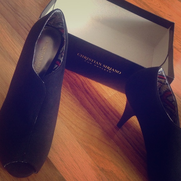 Black size 9.5 Christian Siriano heels