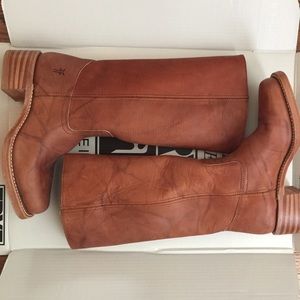 Frye Campus Boots, size 8, never worn!