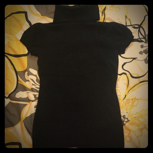 Black short sleeve sweater