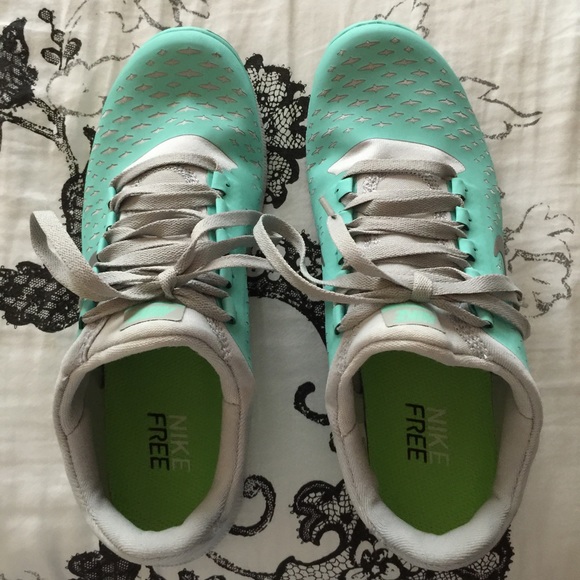 Nike Free Tennis Shoes