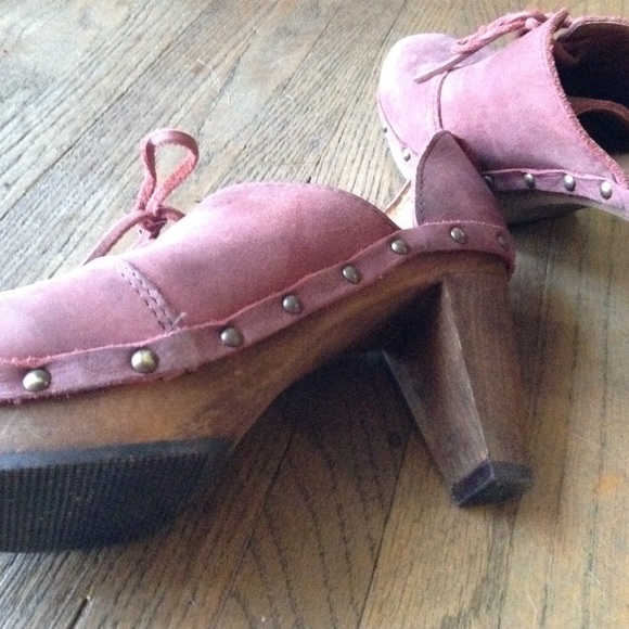 ️SOLD ‼️Sanita Clogs - Picture 3 of 4