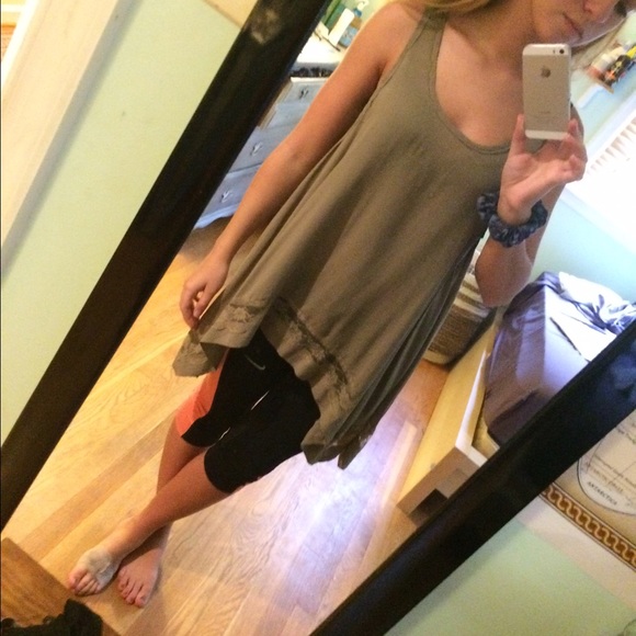 Lace bottom tunic - Picture 2 of 3