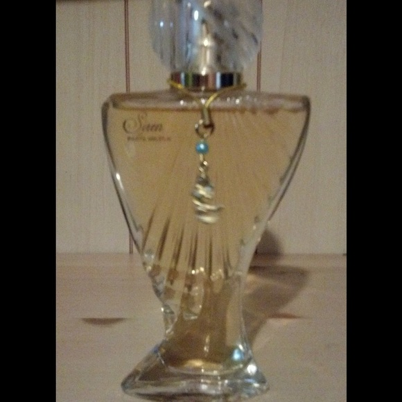 ❌❌SOLD❌❌Paris Hilton perfume
