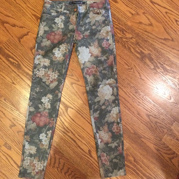 Patterned jeggings