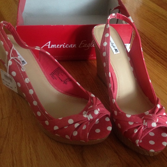 Sling back pink polka dot wedges size 10w