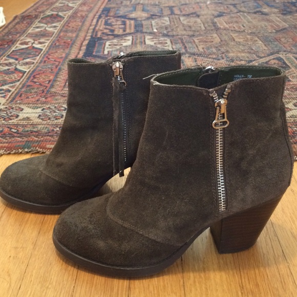 Shoemint Shoes - Shoemint suede booties