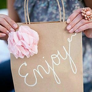 LAST DAY-FREE GIFT WITH PURCHASE