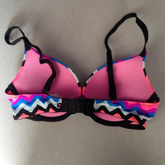 Pink bra - Picture 2 of 3