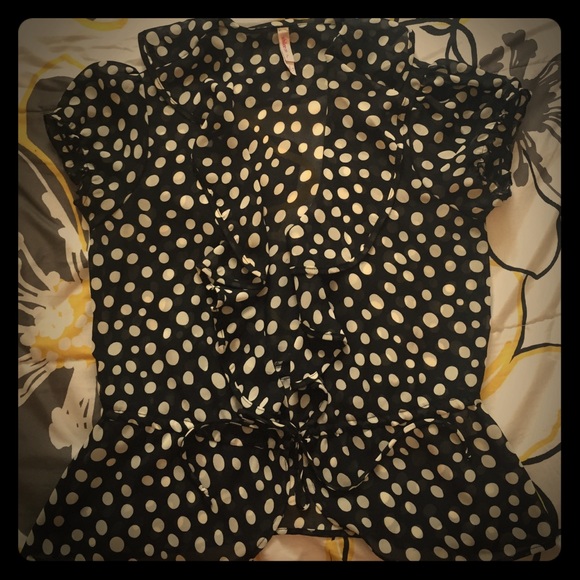 Short sleeve polka dot shirt