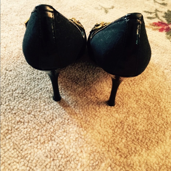 Guess black heels👠! Worn a couple times! - Picture 2 of 4