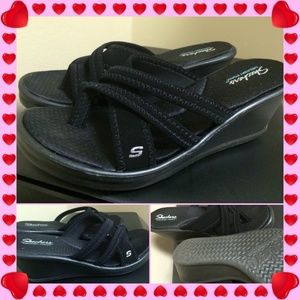 Skechers Memory Foam Black Wedge Sandals sz 9