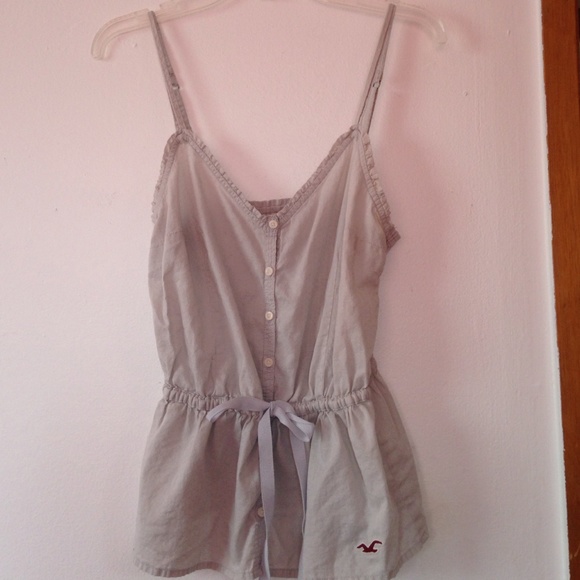 Grey hollister top