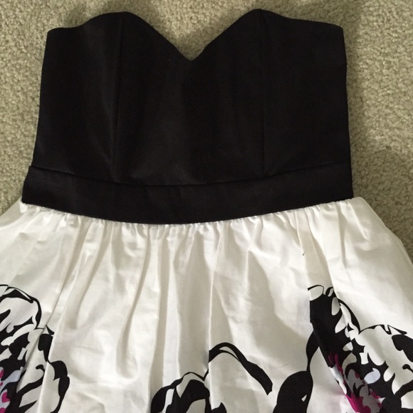 Dress! - Picture 2 of 3