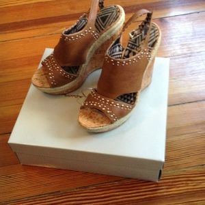 Jessica Simpson wedges