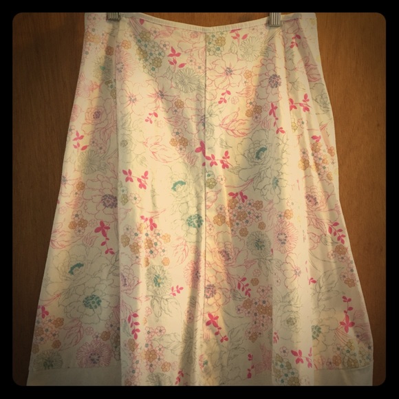 Floral print skirt
