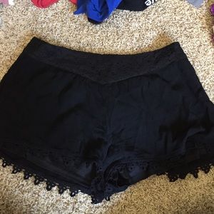 Lace Trim Shorts With Lining