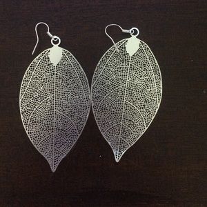 Leaf earrings
